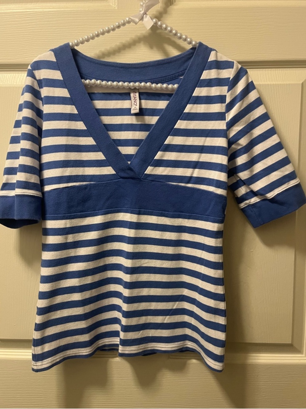 Vintage Gitano Women’s Ribbed Knit Striped V-Neck Top. Preppy Classic Size M